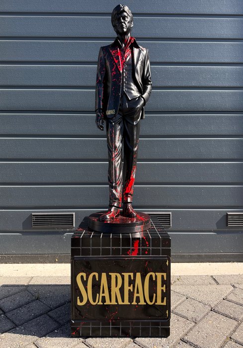 Œuvre Pop Art « Scarface » exposée au gîte-galerie Cit'Art à Namur