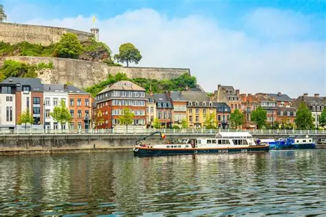 Les berges de Meuse — à proximité du gîte Cit'Art à Namur
